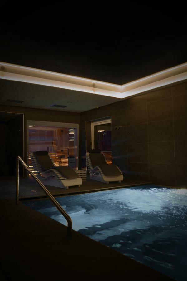 โรงแรมอัลเบอโก โมเดอโน Fuipiano Valle Imagna ภายนอก รูปภาพ